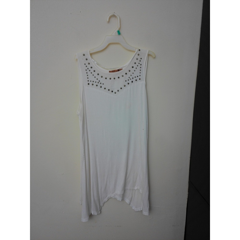belldini Tank Top Womens White Size M Studded Asymmetrical Hem Scoop Neck